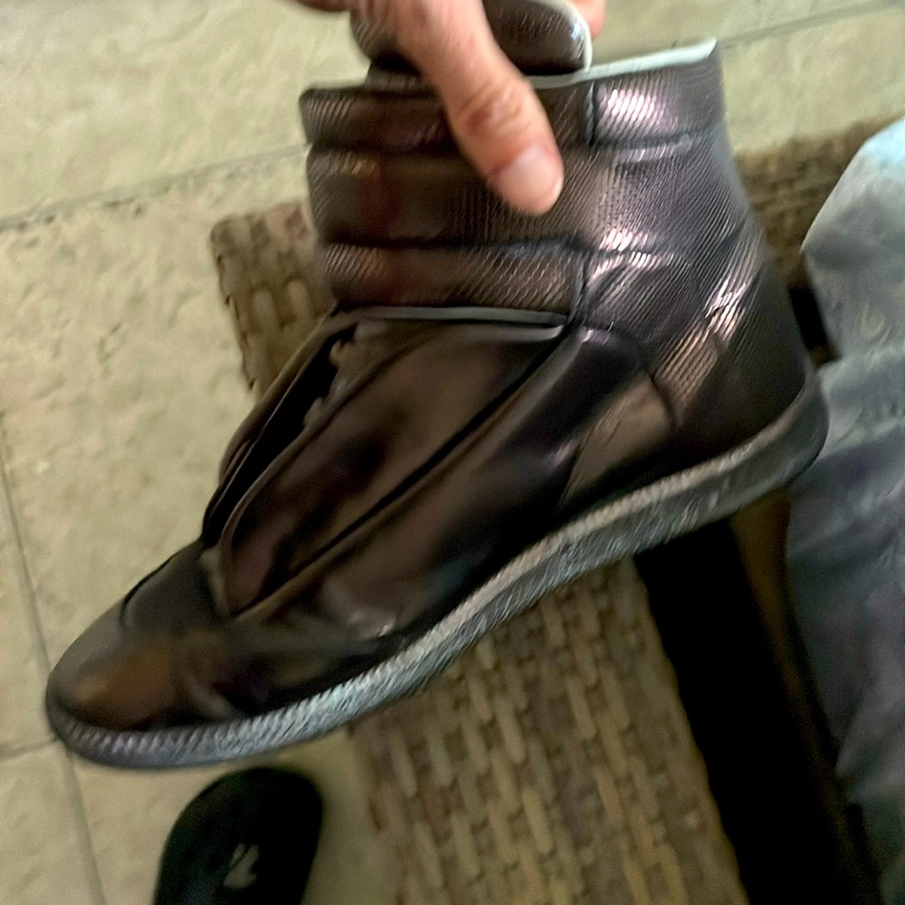 Selling them just cleaning my closet